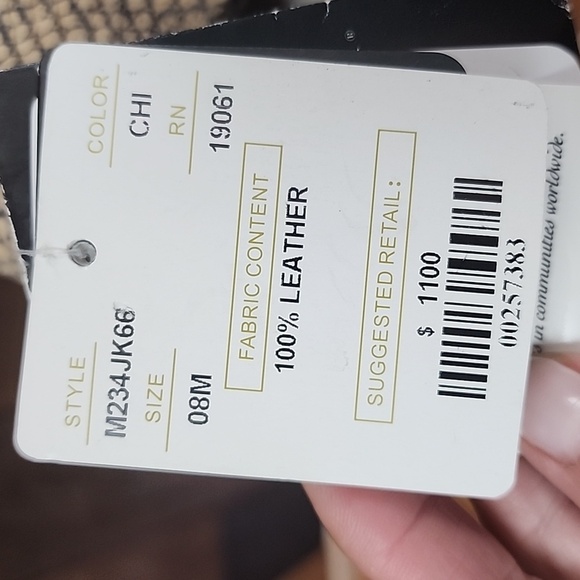 Doncaster collection 100% leather moto jacket. Size 8 - Picture 10 of 12